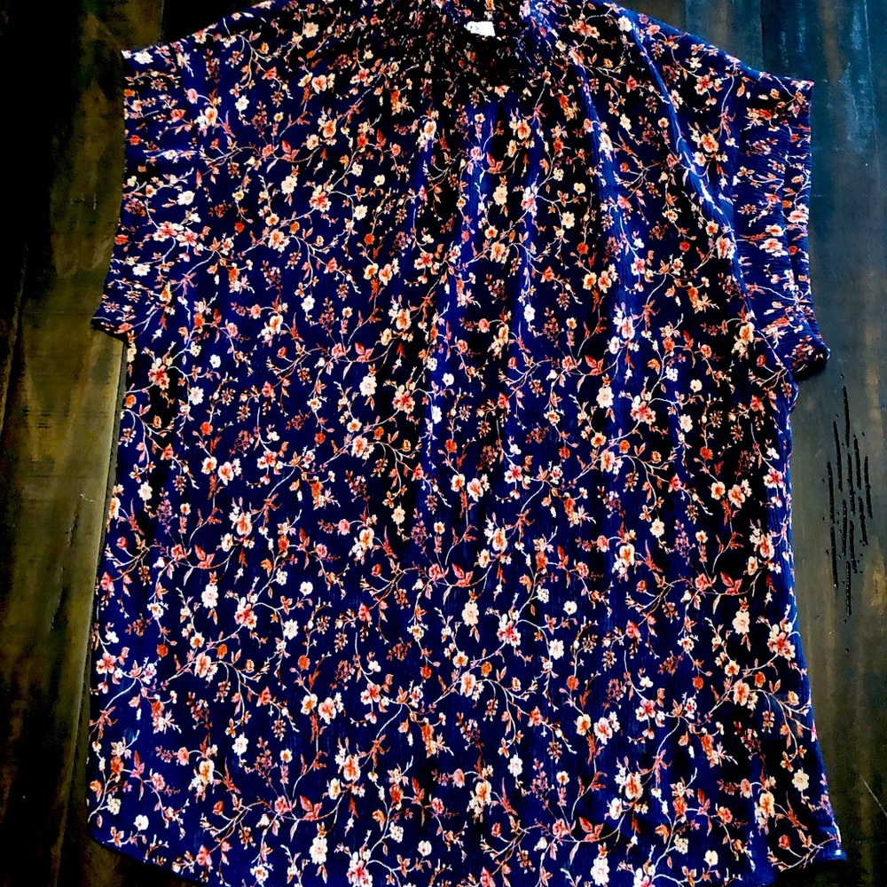Montesquieu brand sleeveless floral blouse